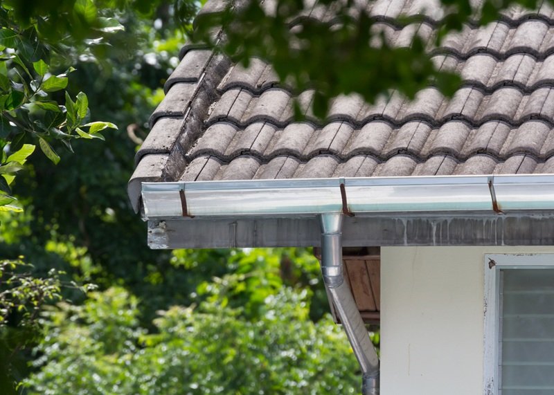 When DIY gutter cleaning may not be appropriate